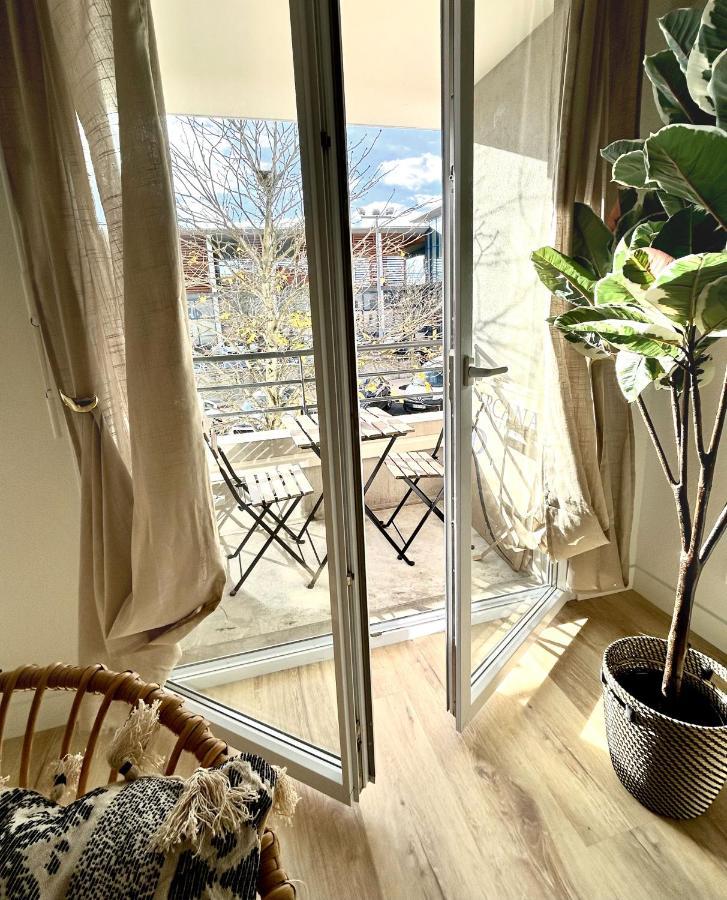 Modern 1 Bdr + Balcony + Free Parking + Ac + Pool Apartment L'Isle-d'Abeau Luaran gambar